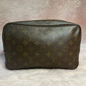 🟥 SOLD! Louis Vuitton Trousse 28 Monogram Toiletry Makeup Pouch Bag